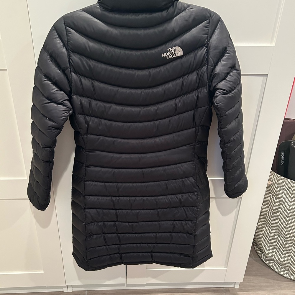 The North Face Women's Quilted Black Puffer Jacket - Picture 2 of 16